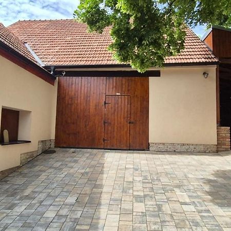 Apartmany Pulgary ブルハリ エクステリア 写真